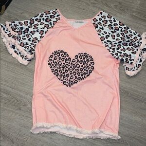 Women’s Pink/ Leopard print w ruffles short short nightie/pajama shirt